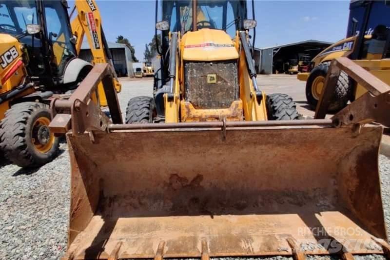 JCB 3CX 4X4 Rýpadlo-nakladače