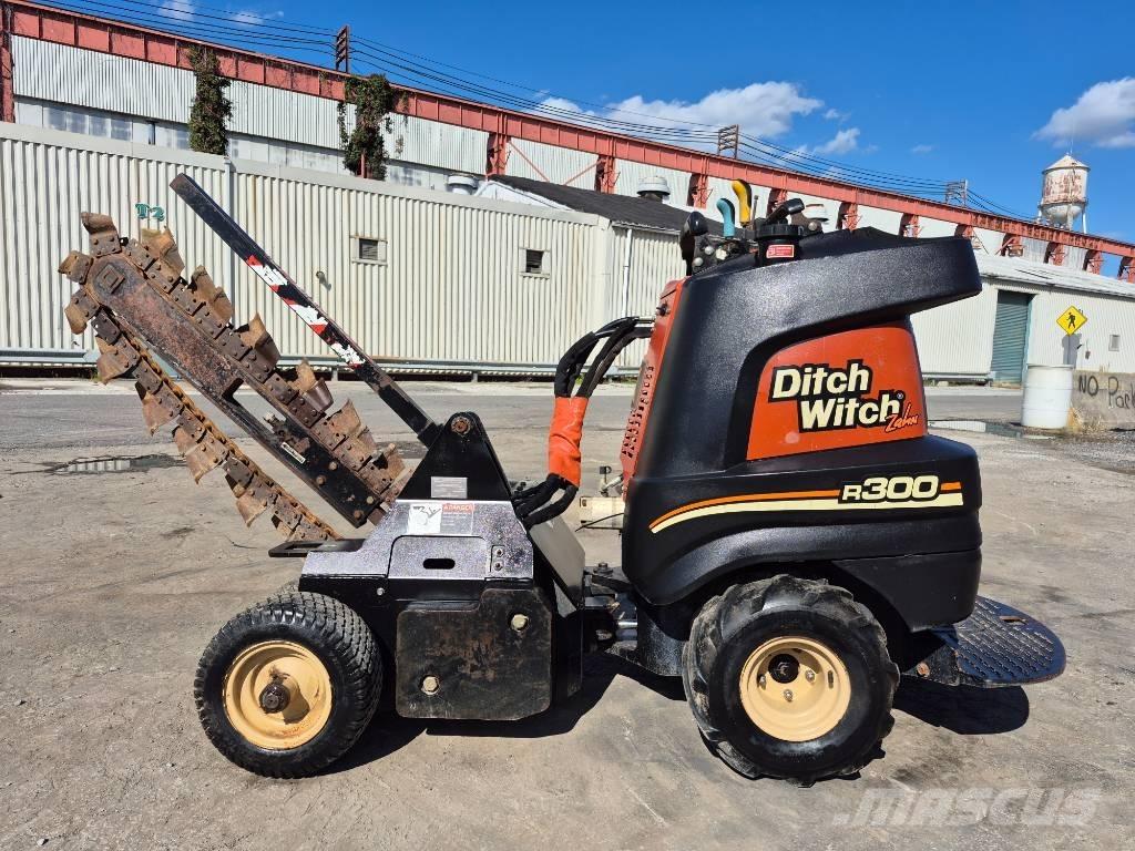 Ditch Witch R300 Rýhovače