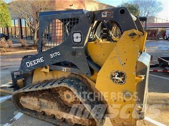 John Deere 317G Smykem řízené nakladače