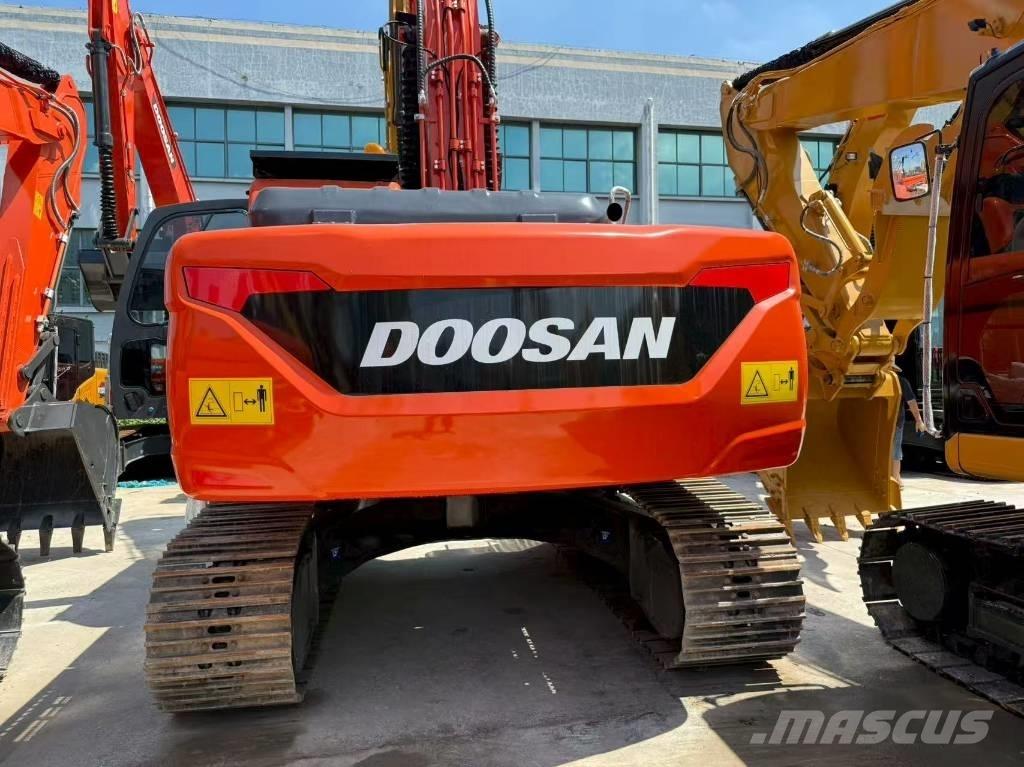 Doosan DX 225 Pásová rýpadla
