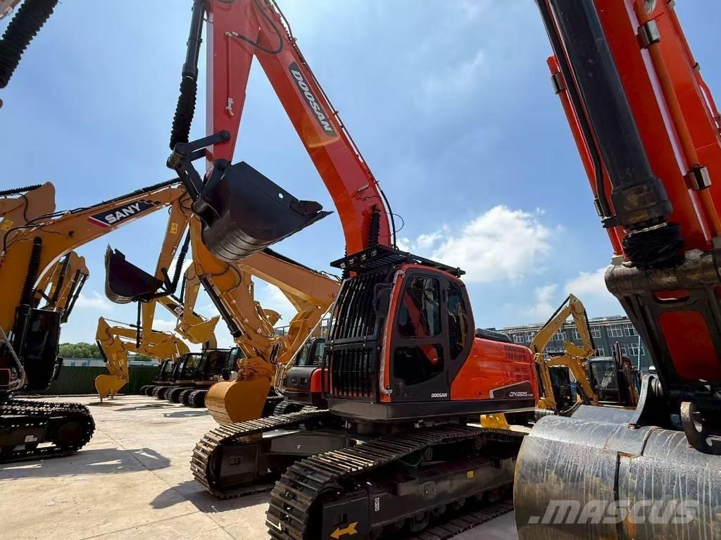 Doosan DX 225 Pásová rýpadla
