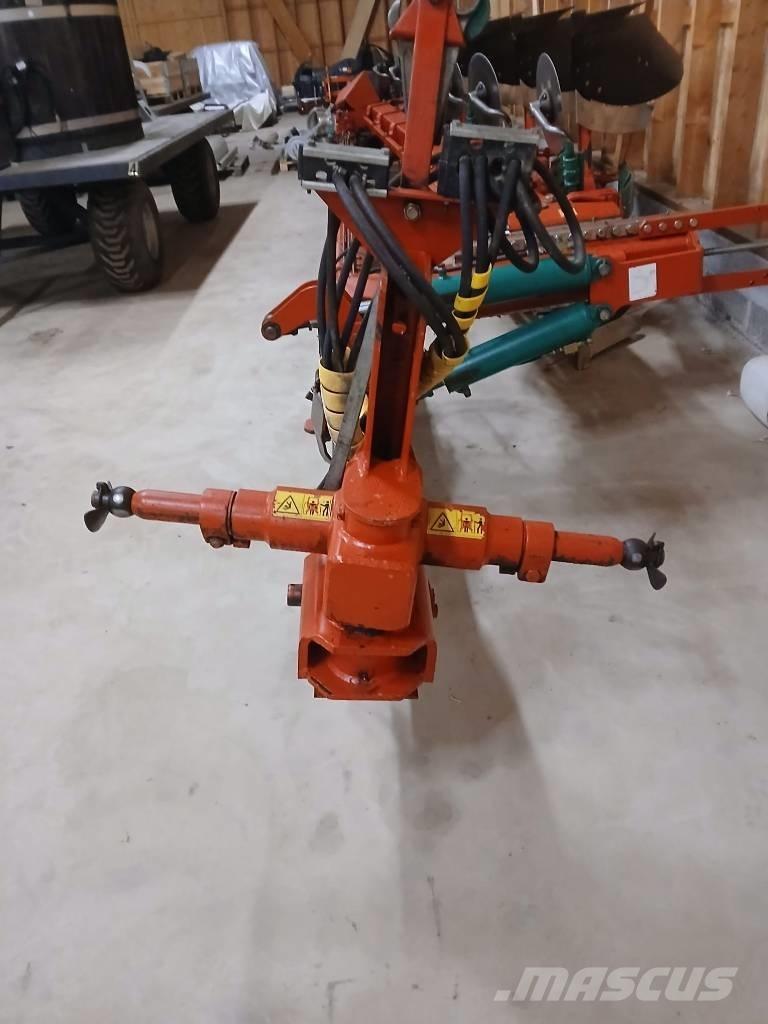 Kverneland PB100-8 Oboustranné pluhy