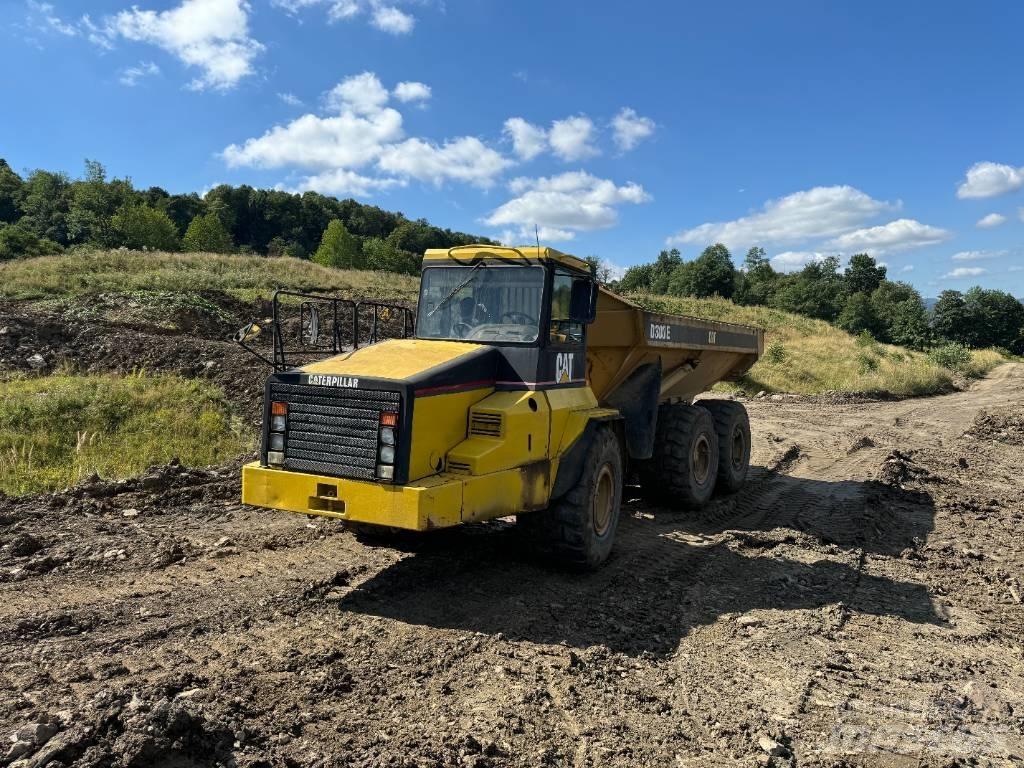 CAT D 300 E Kloubové dempry