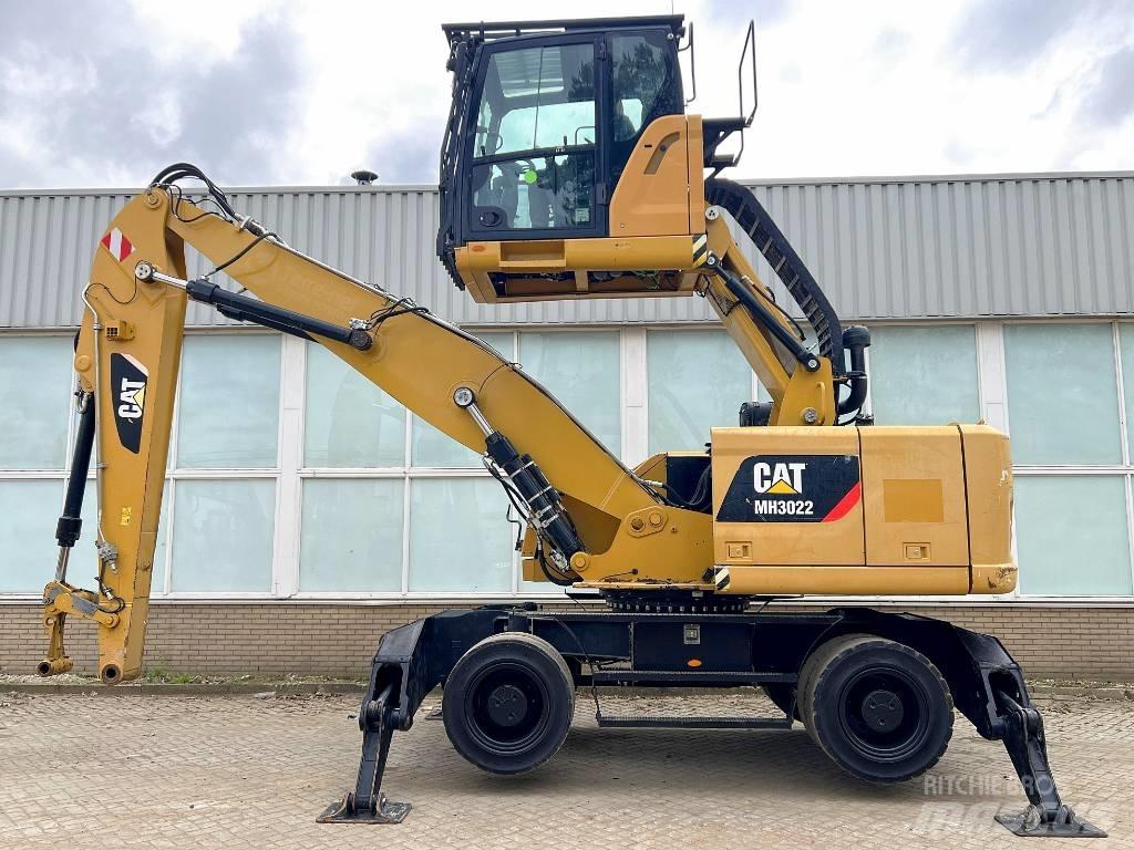 CAT MH3022  2015   CE Stroje pro manipulaci s odpadem