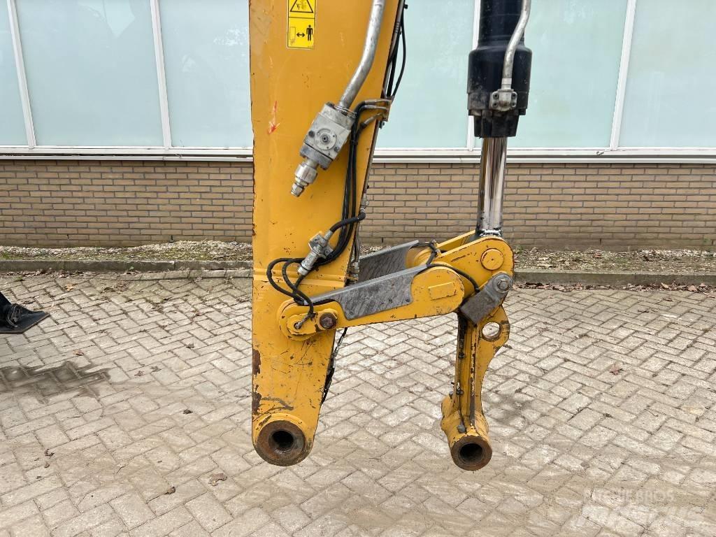 CAT MH3022  2015   CE Stroje pro manipulaci s odpadem