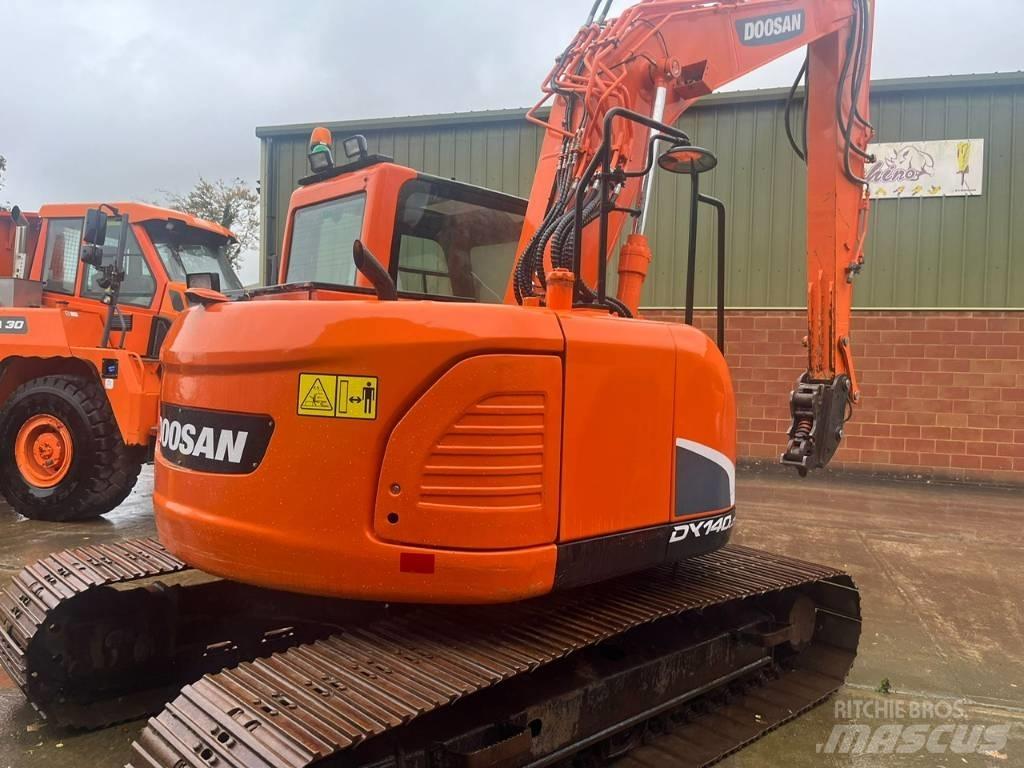  2015 DX140LCR-3 Pásová rýpadla