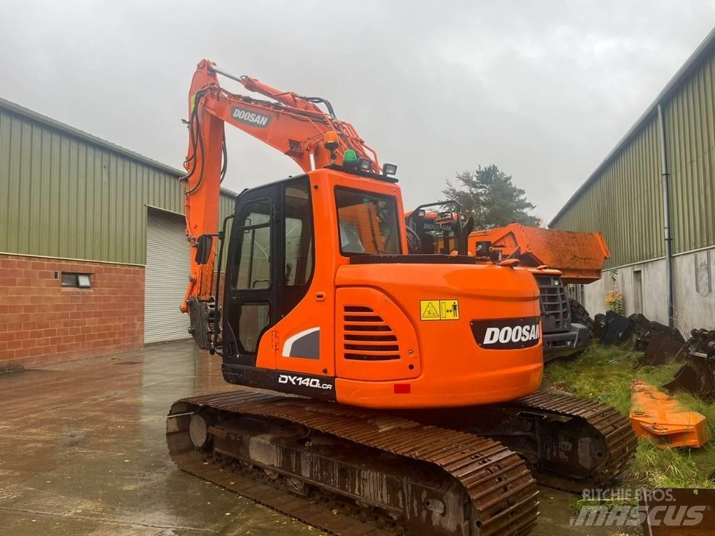  2015 DX140LCR-3 Pásová rýpadla