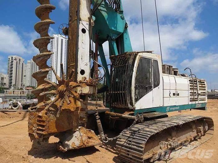 Casagrande B250 Povrchové vrtací stroje