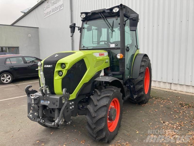 CLAAS NEXOS 260 L Traktory