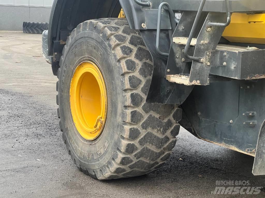 Komatsu WA 380-7 Kolové nakladače