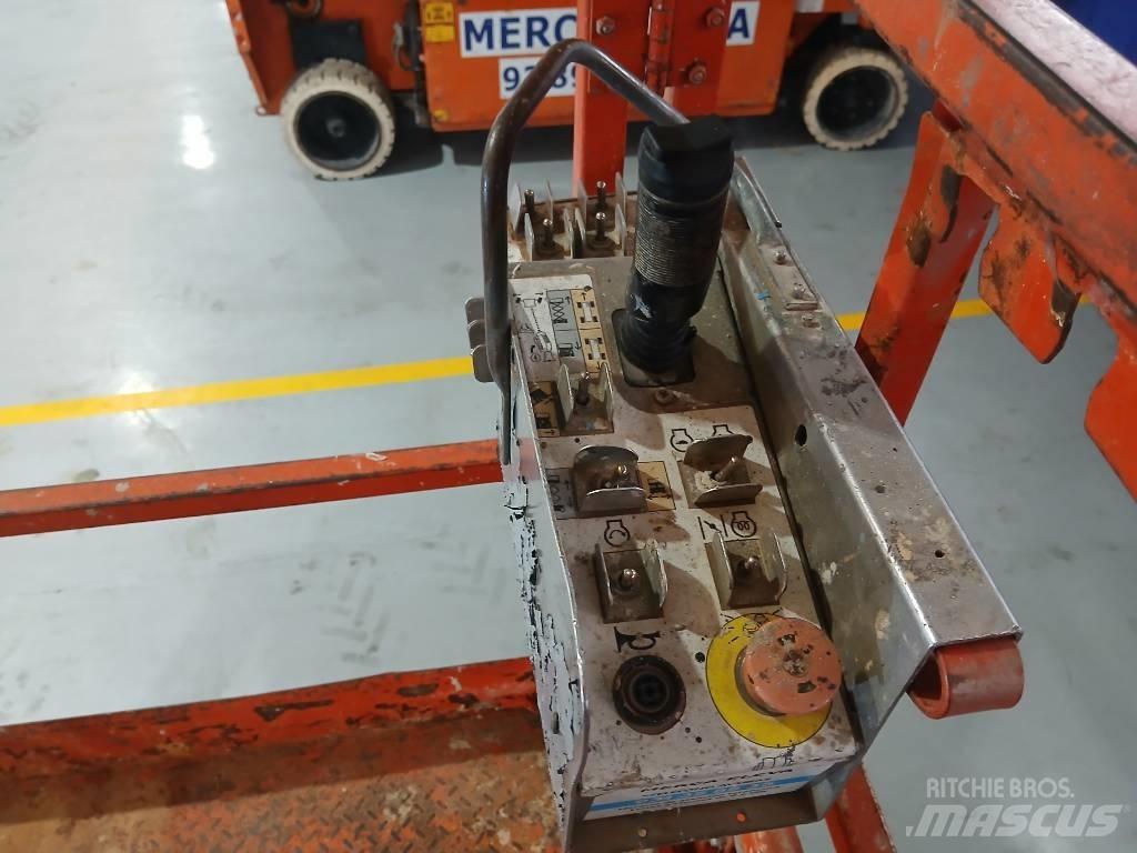 SkyJack SJ 6826 RT Nůžková zvedací plošina