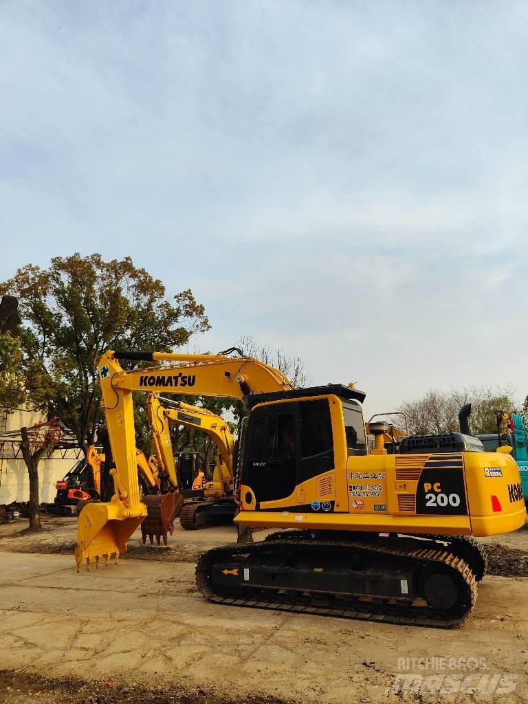 Komatsu PC200 Pásová rýpadla