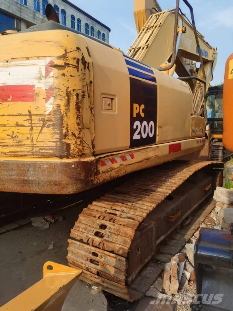 Komatsu PC 200-7 Pásová rýpadla