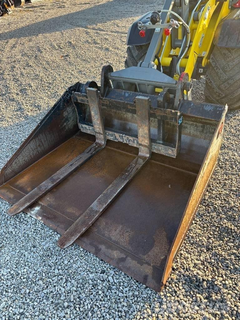 Wacker Neuson WL 28 Kolové nakladače