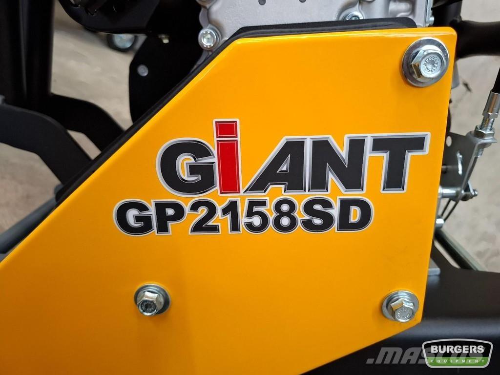 GiANT GP2158SD Kompaktory