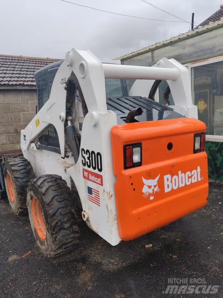 Bobcat S 300 Smykem řízené nakladače