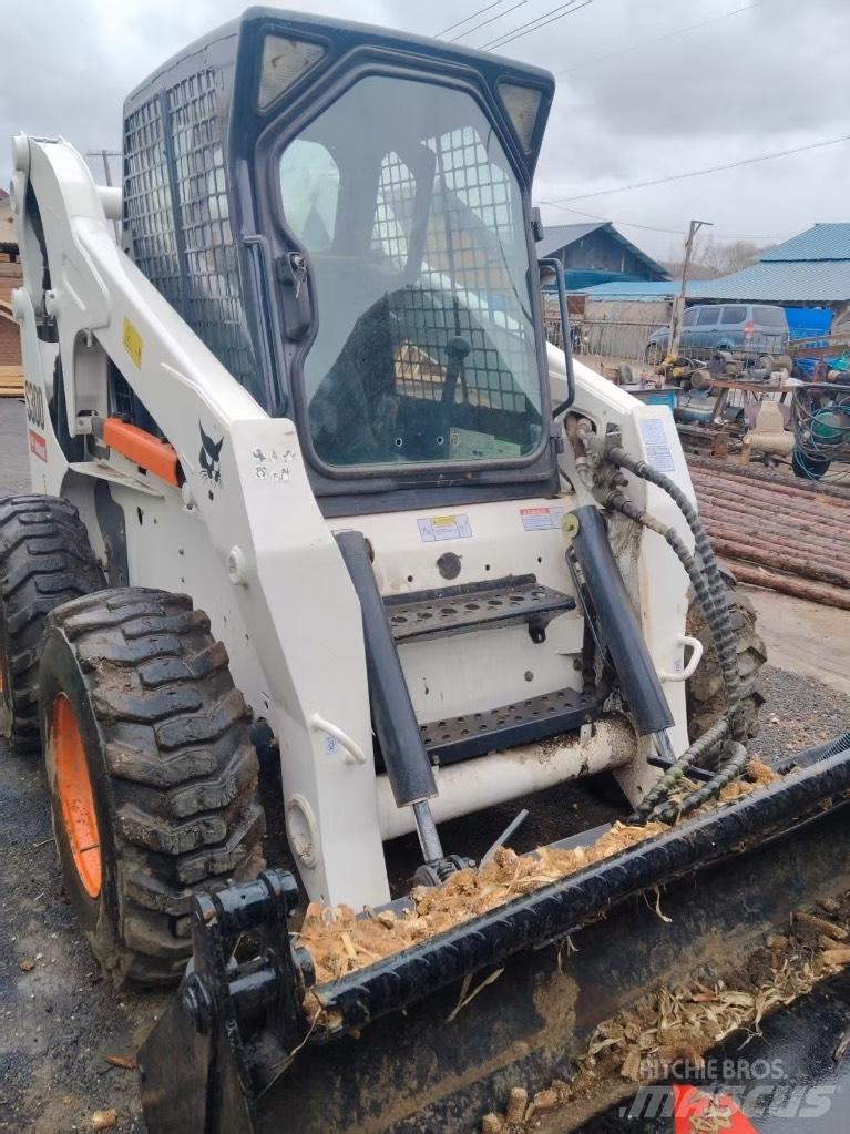 Bobcat S 300 Smykem řízené nakladače