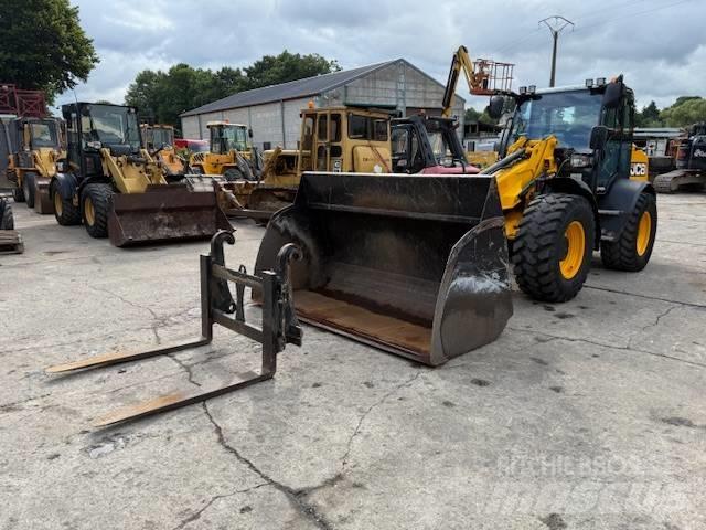 JCB TM 320 S Teleskopické manipulátory