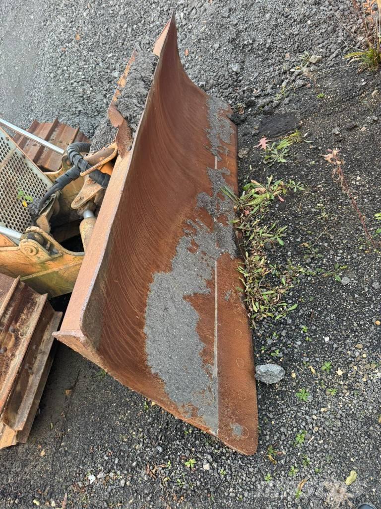 CASE 1150 E Pásové dozery