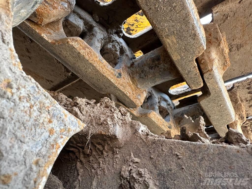 JCB JS 200 LC Pásová rýpadla