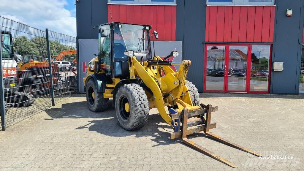 CAT 908 Kolové nakladače
