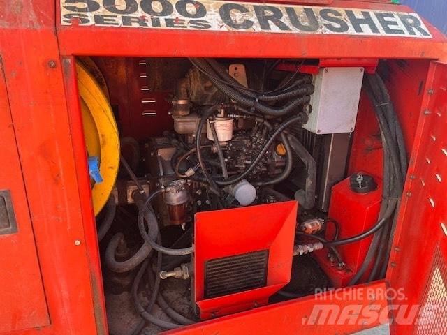 Red Rhino 5000t Drtící zařízení
