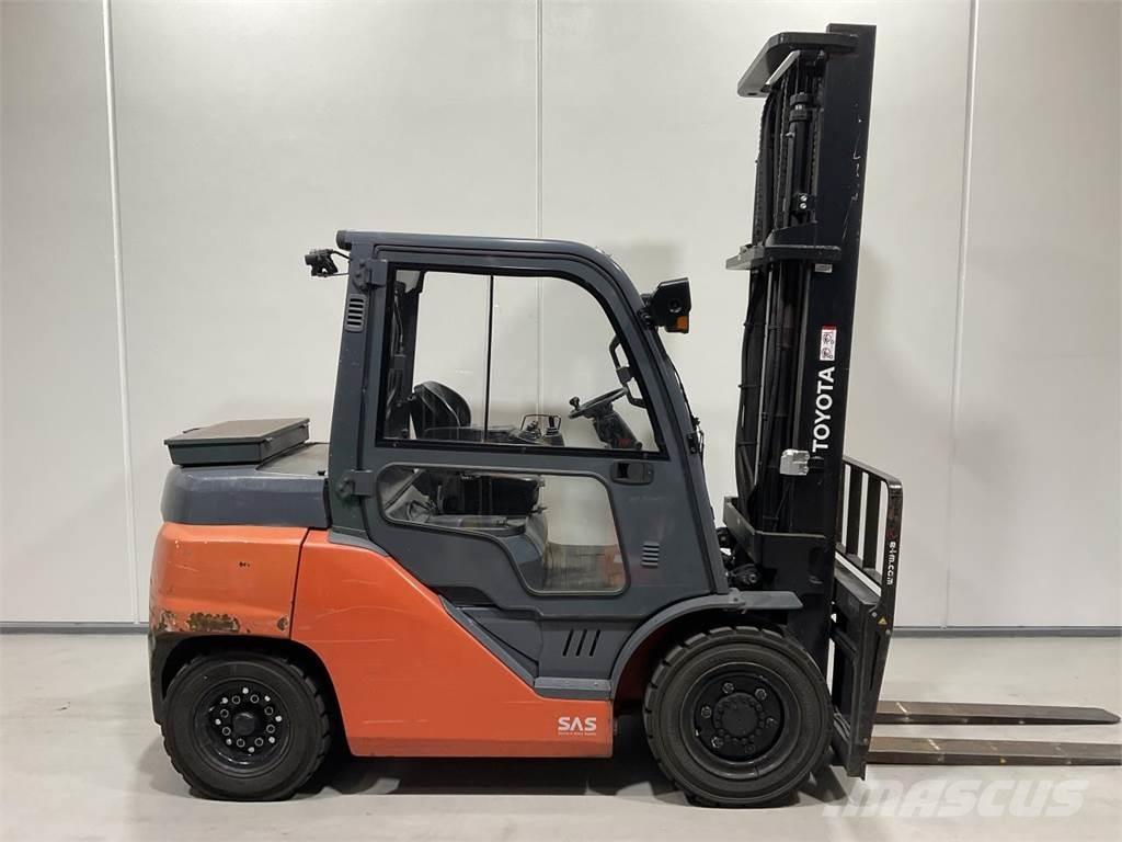 Toyota 40-8FD40N Dieselové vozíky