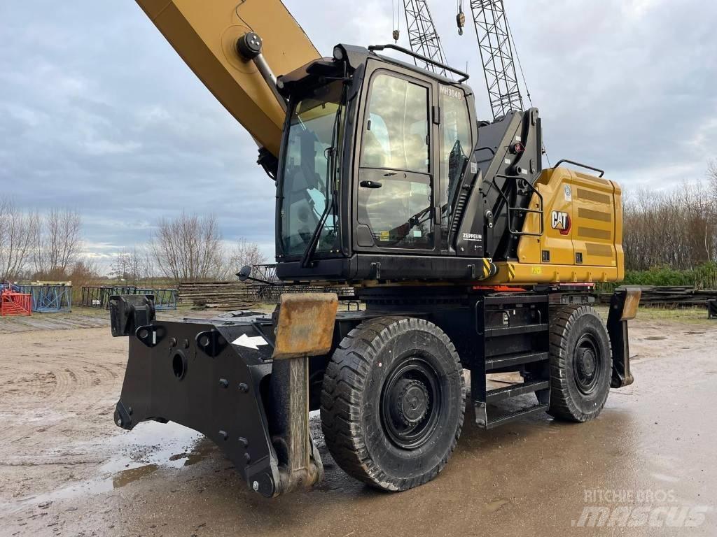 CAT 3040 Stroje pro manipulaci s odpadem