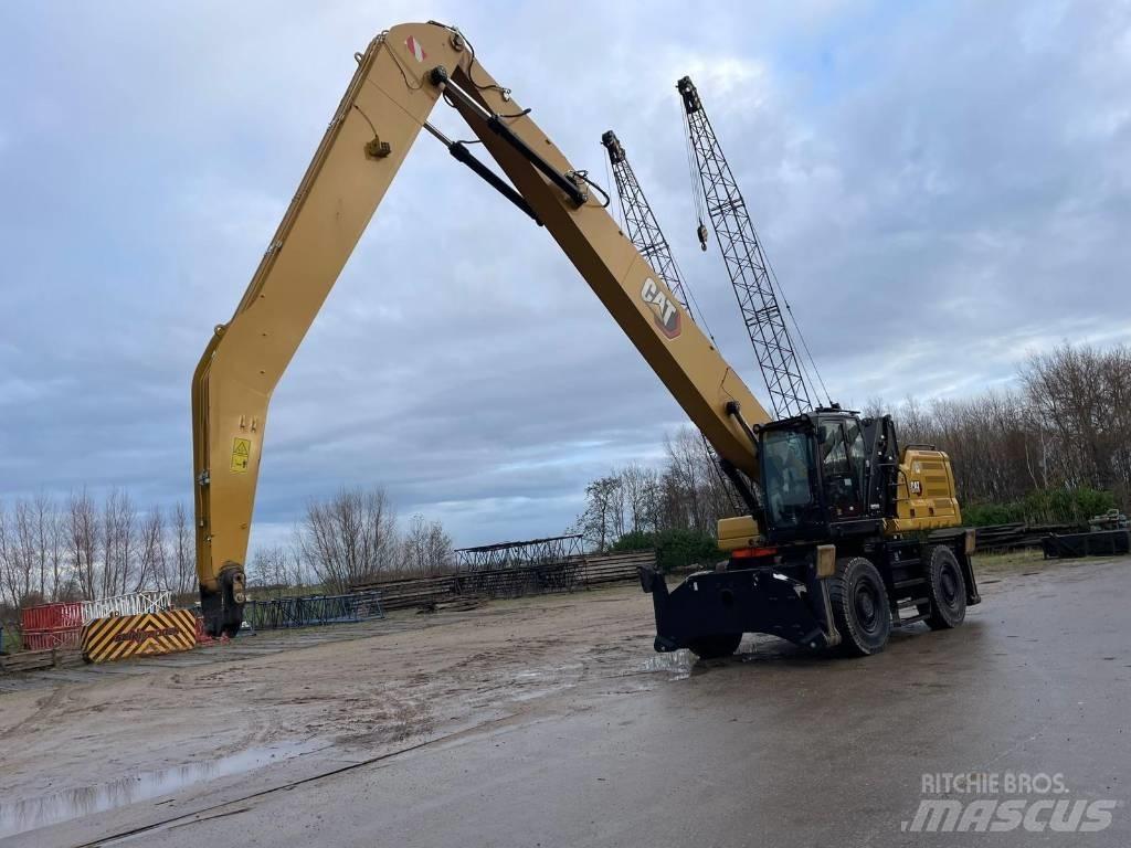 CAT 3040 Stroje pro manipulaci s odpadem