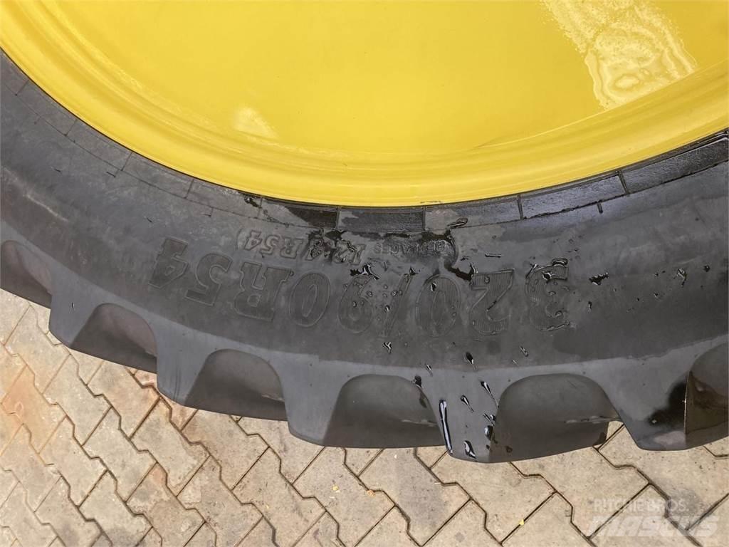 BKT 320/90R54 Pneumatiky, kola a ráfky