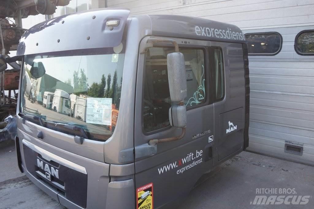 MAN F99L34 TGM Kabiny a interiér
