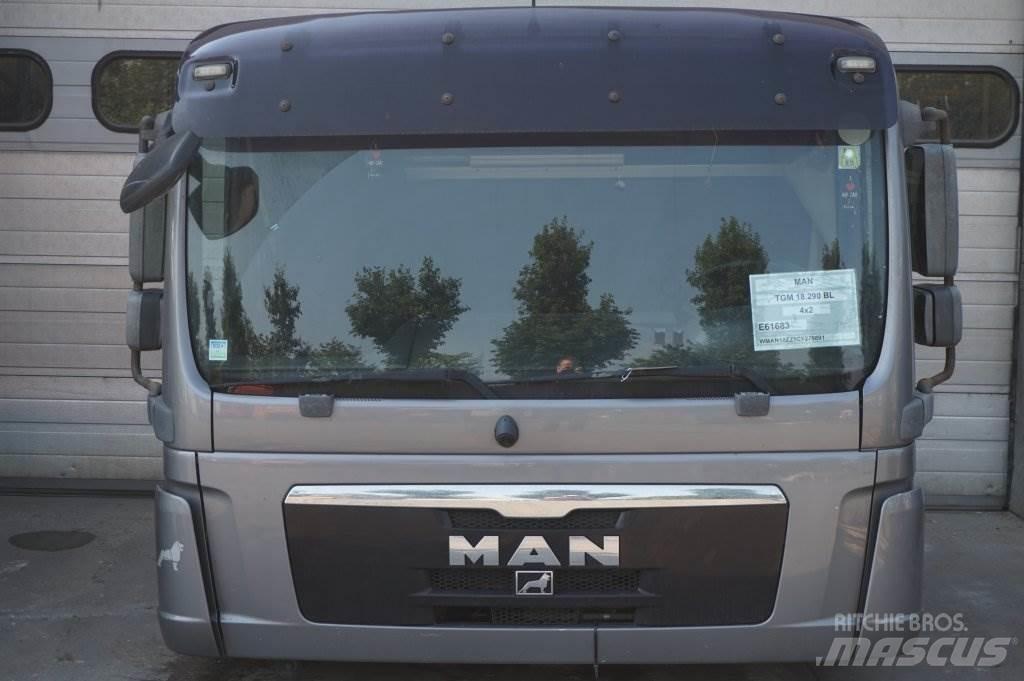 MAN F99L34 TGM Kabiny a interiér