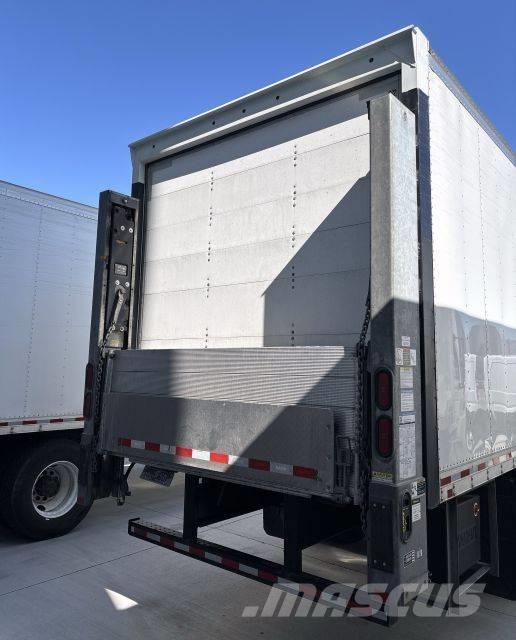 Freightliner M2 Skříňová nástavba