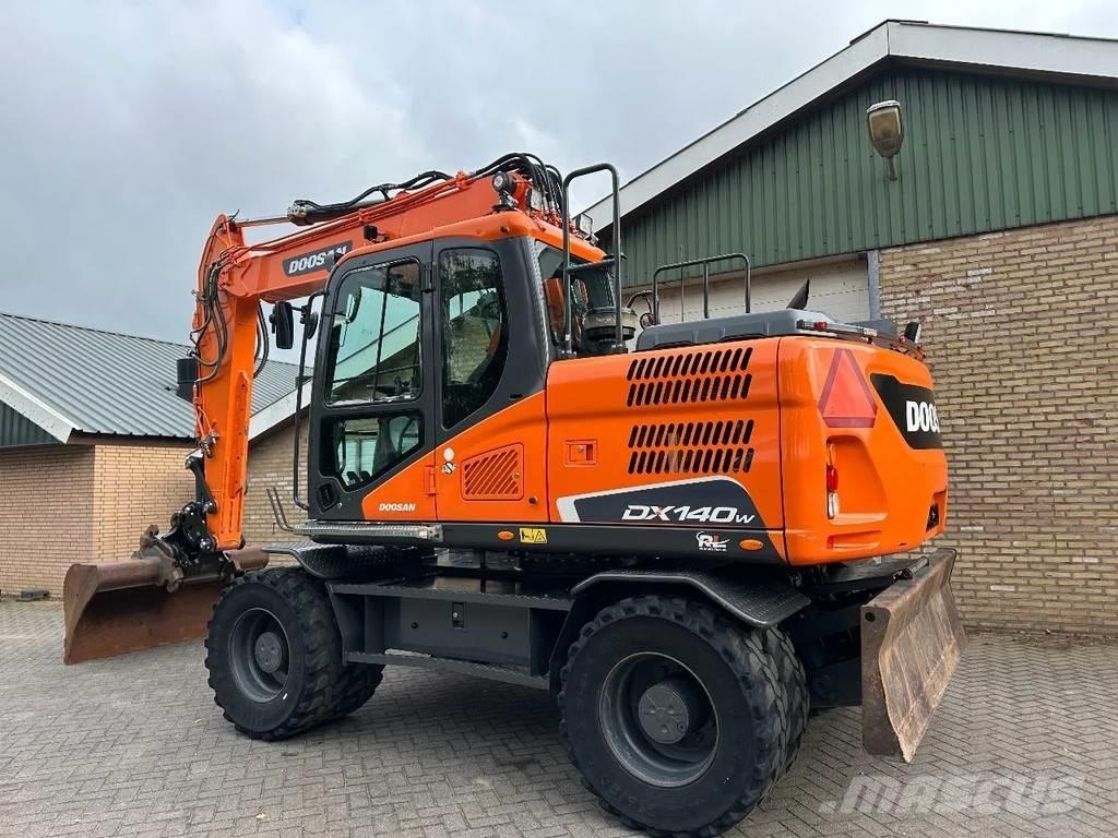 Doosan DX140W-5 Kolová rýpadla