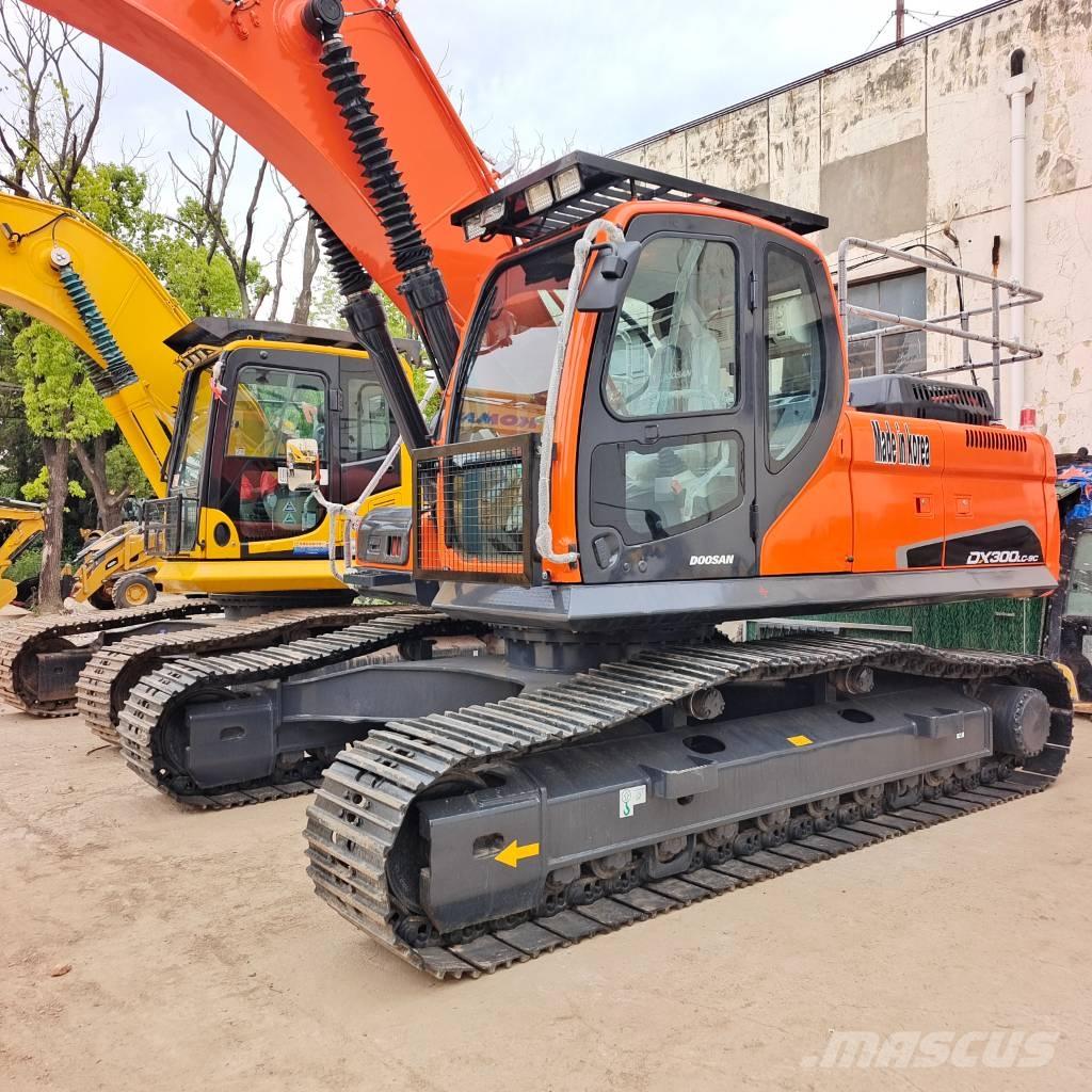 Doosan DX 300 Pásová rýpadla