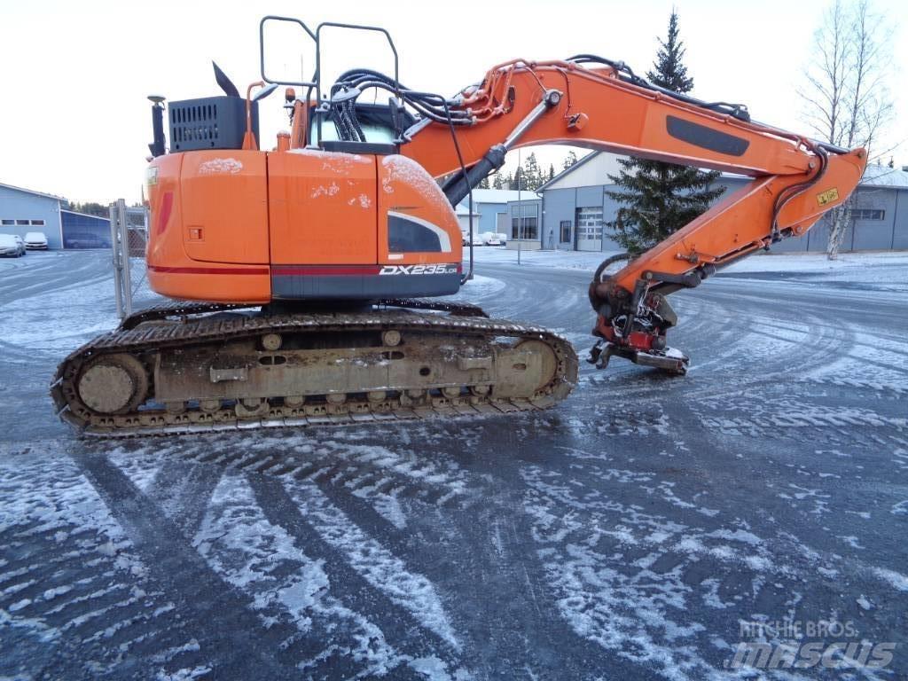 Doosan DX 235 Pásová rýpadla