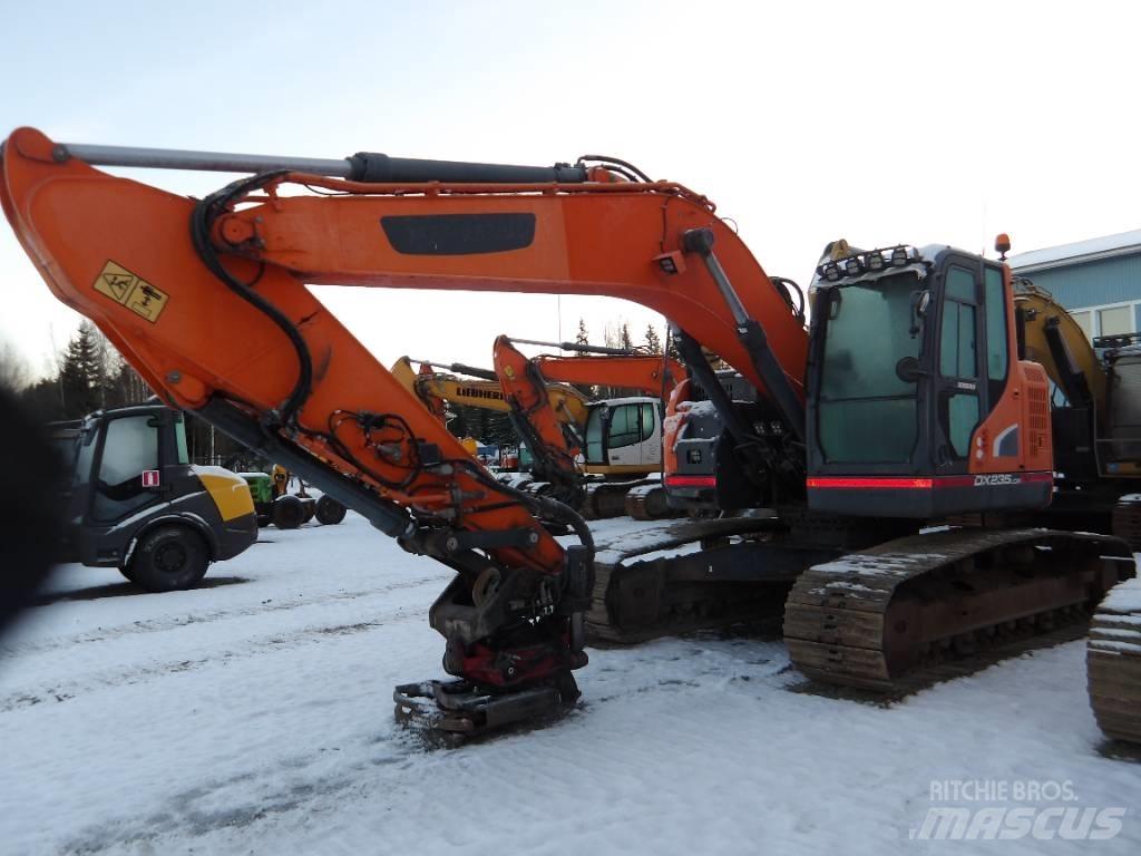 Doosan DX 235 Pásová rýpadla
