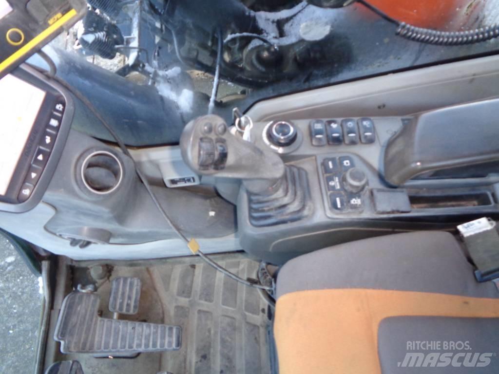 Doosan DX 235 Pásová rýpadla