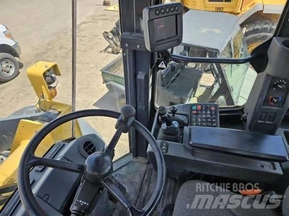John Deere 544K Kolové nakladače