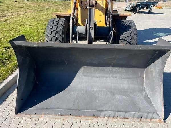 Volvo L 30 B Kolové nakladače