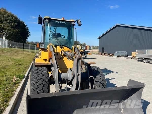 Volvo L 30 B Kolové nakladače