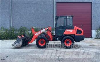 Kubota R065 Kolové nakladače