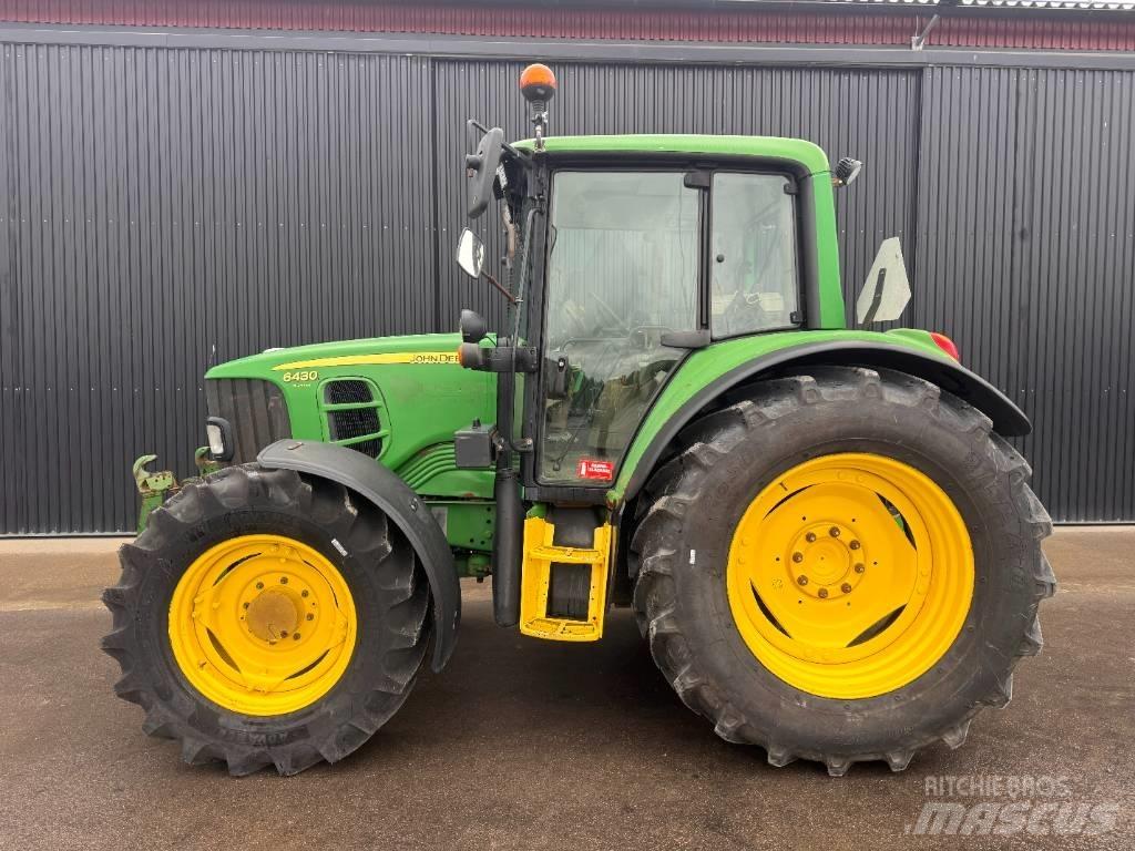 John Deere 6430 Traktory