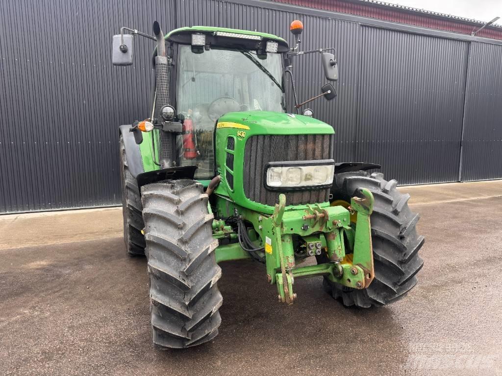 John Deere 6430 Traktory