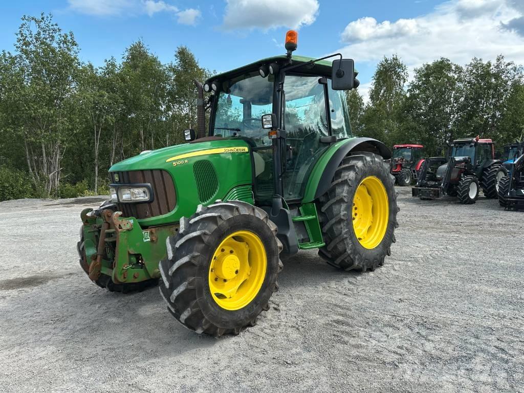 John Deere 5100 R Traktory