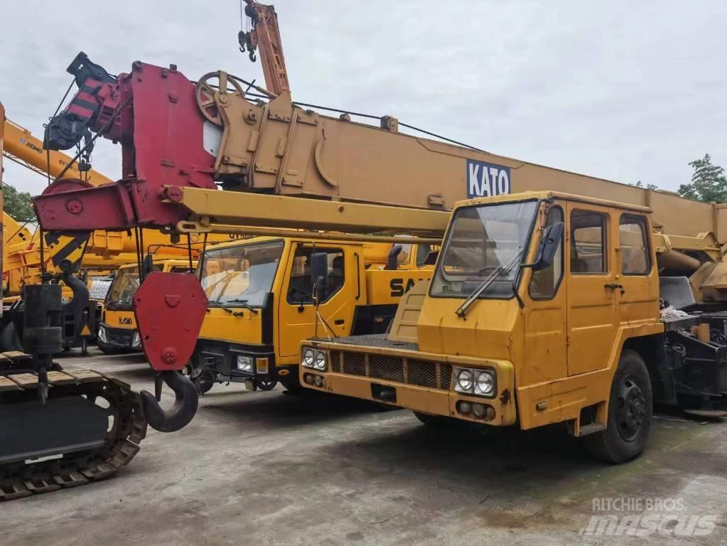 Kato 2500 KVA Univerzální terénní jeřáby