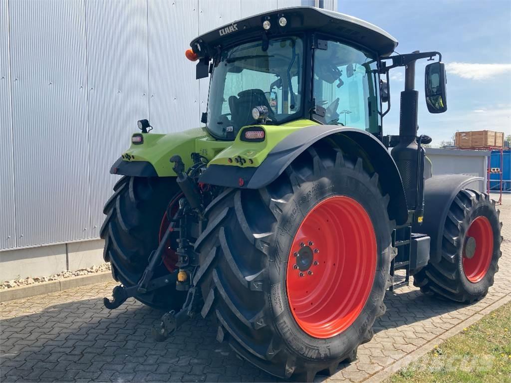 CLAAS ARION 660 Traktory