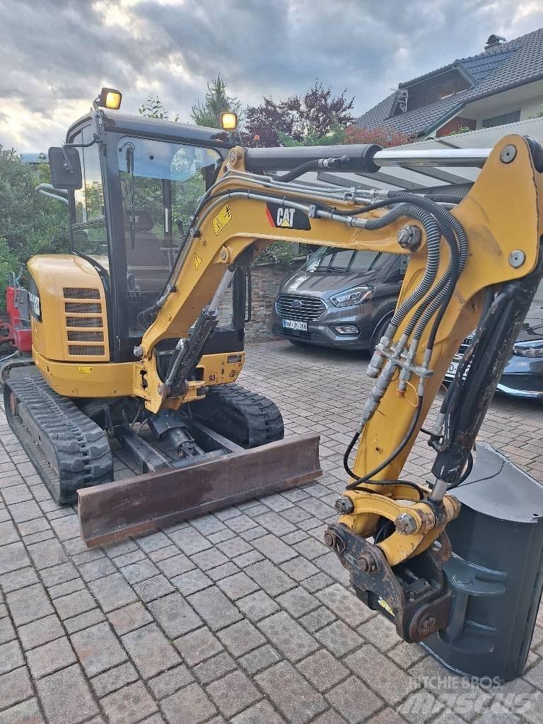 CAT 302.7 D CR Mini rýpadla < 7t