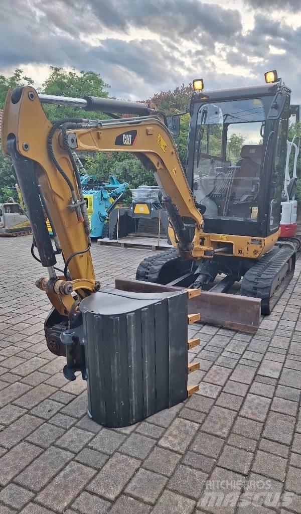 CAT 302.7 D CR Mini rýpadla < 7t