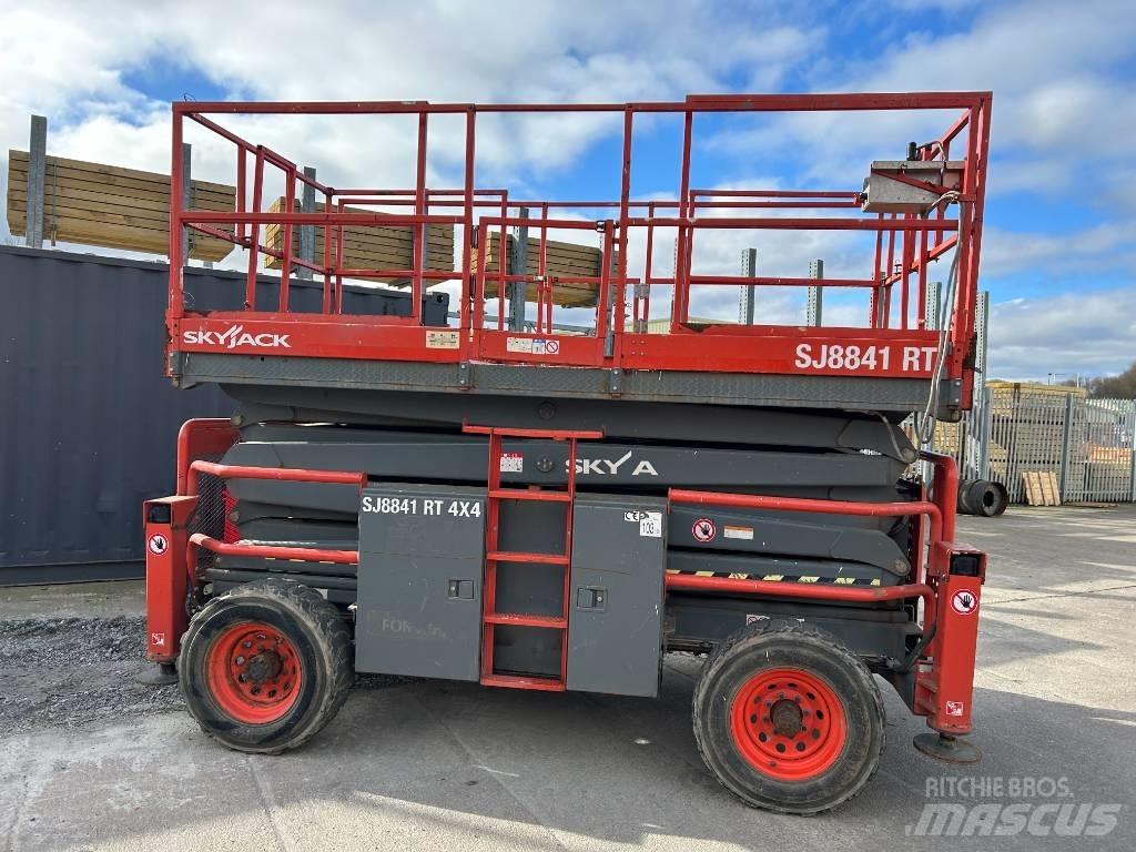 SkyJack SJ 8841 RT Nůžková zvedací plošina